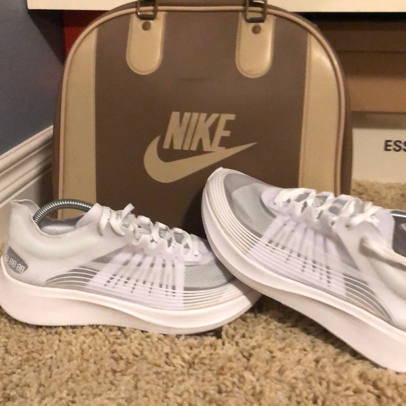 nike zoom fly size 9